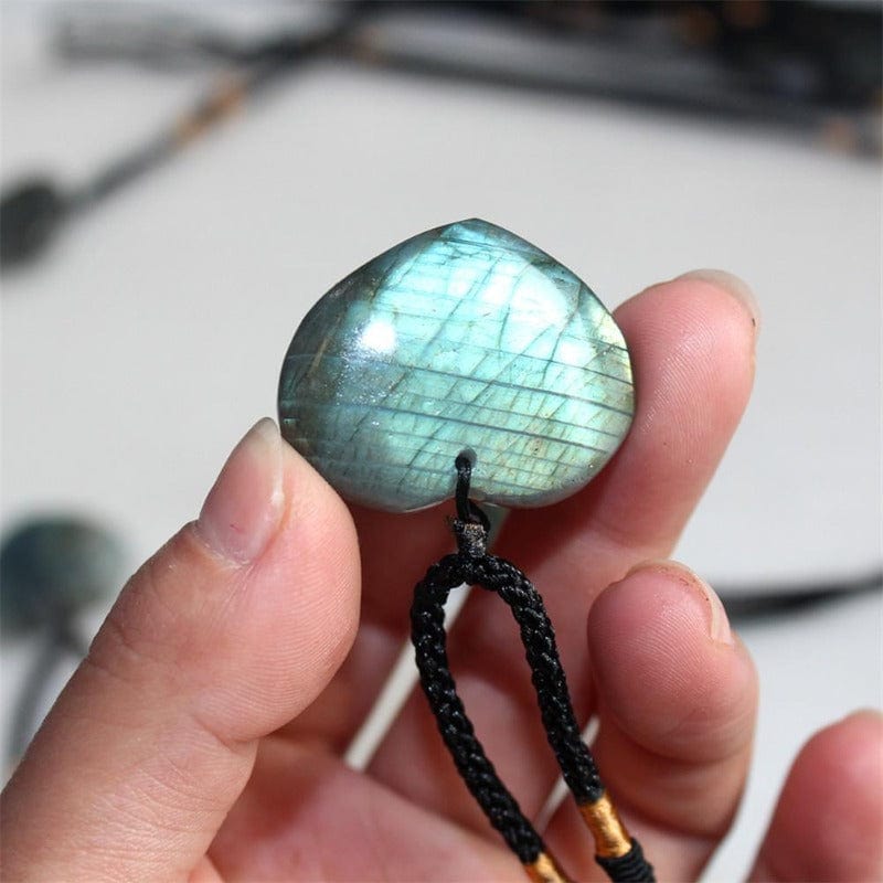 Collier Macramé Éclat de Labradorite Esprit Macramé