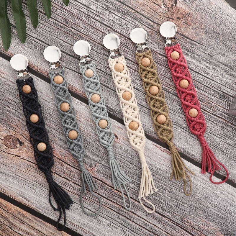 Attache Tétine Macramé Chic avec Perles Esprit Macramé