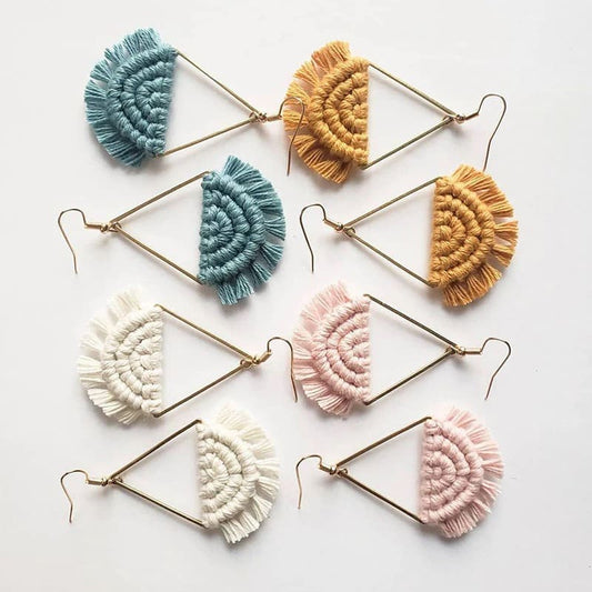 Boucles d'oreilles Pompon Chic en Macramé Esprit Macramé