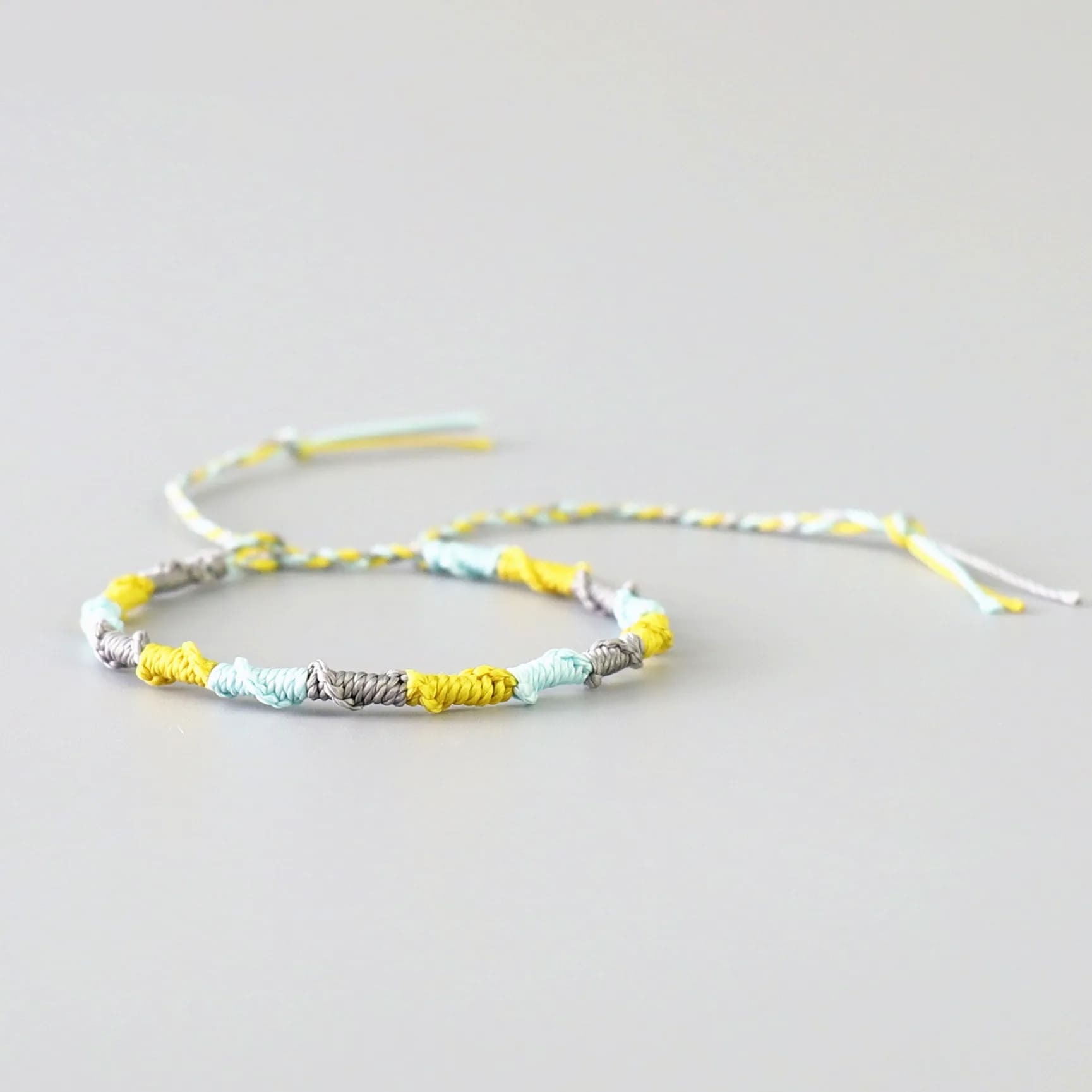 Bracelet Torsadé en Macramé Chic Esprit Macramé
