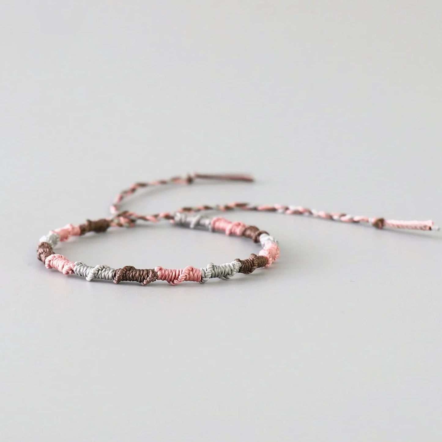 Bracelet Torsadé en Macramé Chic Esprit Macramé