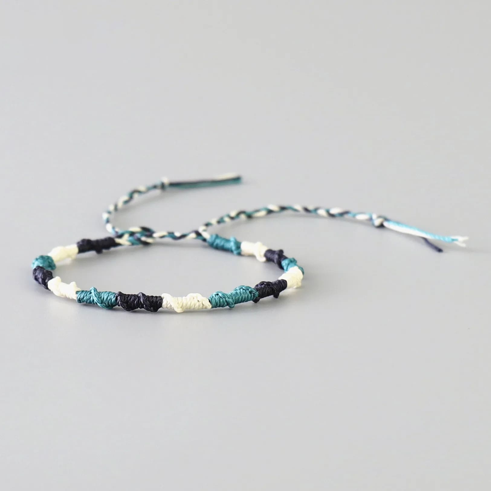 Bracelet Torsadé en Macramé Chic Esprit Macramé