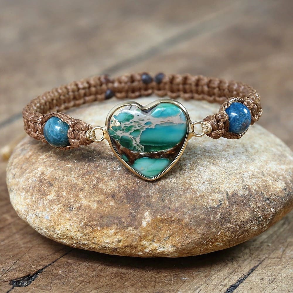 Cœur en Macramé : Bracelet Élégance Artisanale Esprit Macramé